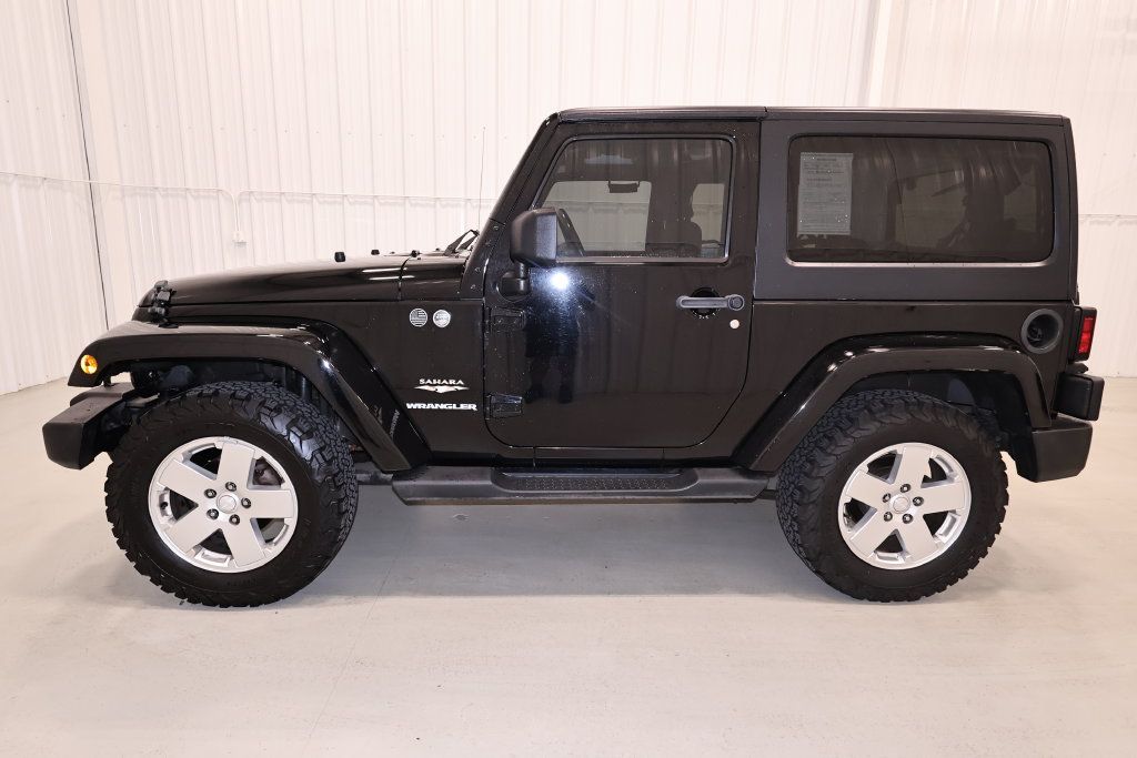 Used 2012 Jeep Wrangler Sahara w/ Dual Top Group AWD/4WD image 6