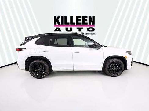 New 2026 Volkswagen Tiguan SE R-Line FWD image 8