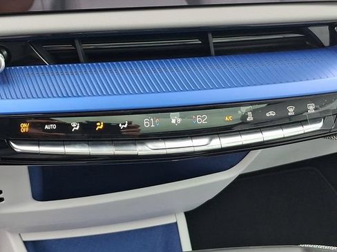 Certified 2025 Cadillac Optiq Luxury 2 AWD/4WD image 15
