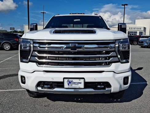 Used 2026 Chevrolet Silverado 3500 High Country w/ High Country Premium Package AWD/4WD image 2