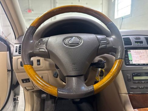 Used 2005 Lexus ES 330 FWD image 10