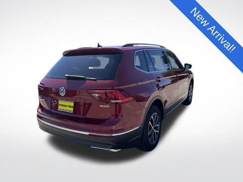 Used 2020 Volkswagen Tiguan SE w/ Panoramic Sunroof Package AWD/4WD image 7