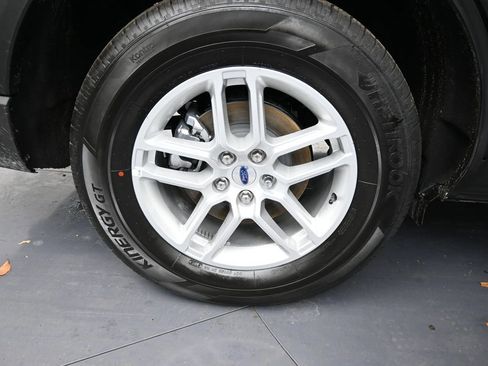 New 2025 Ford Explorer Active image 34