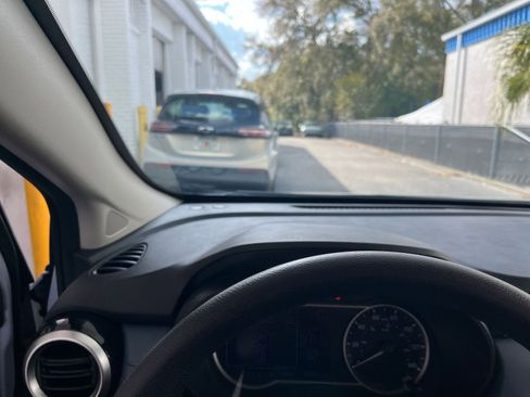 Used 2025 Nissan Versa SV image 34