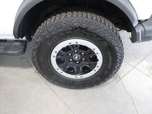 Used 2024 Ford Bronco Badlands image 57