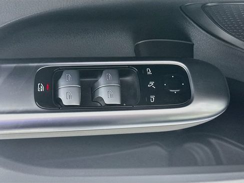 Used 2026 Mercedes-Benz C 300 Sedan image 17