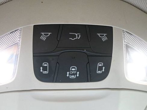 Used 2021 Chrysler Pacifica Touring w/ Cold Weather Group FWD image 30