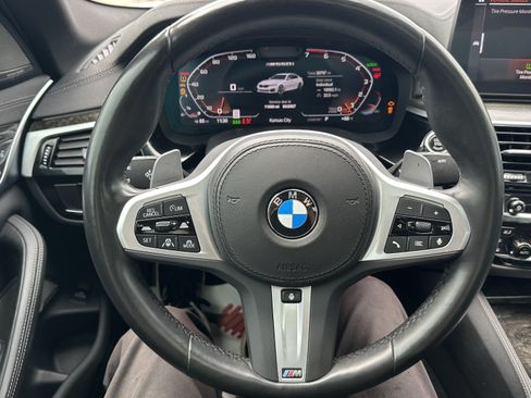 Used 2023 BMW M550i xDrive w/ Executive Package AWD/4WD image 19