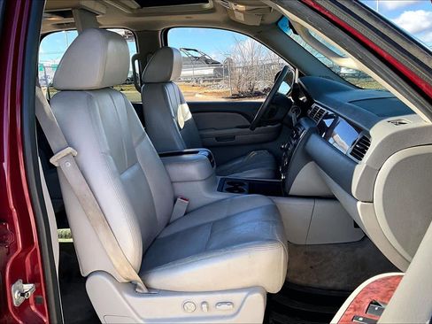 Used 2007 Chevrolet Tahoe LTZ w/ LTZ Preferred Equipment Group image 8