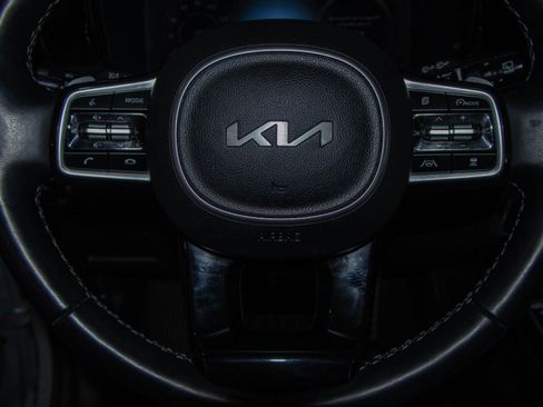 Used 2023 Kia Sorento SX AWD/4WD image 12