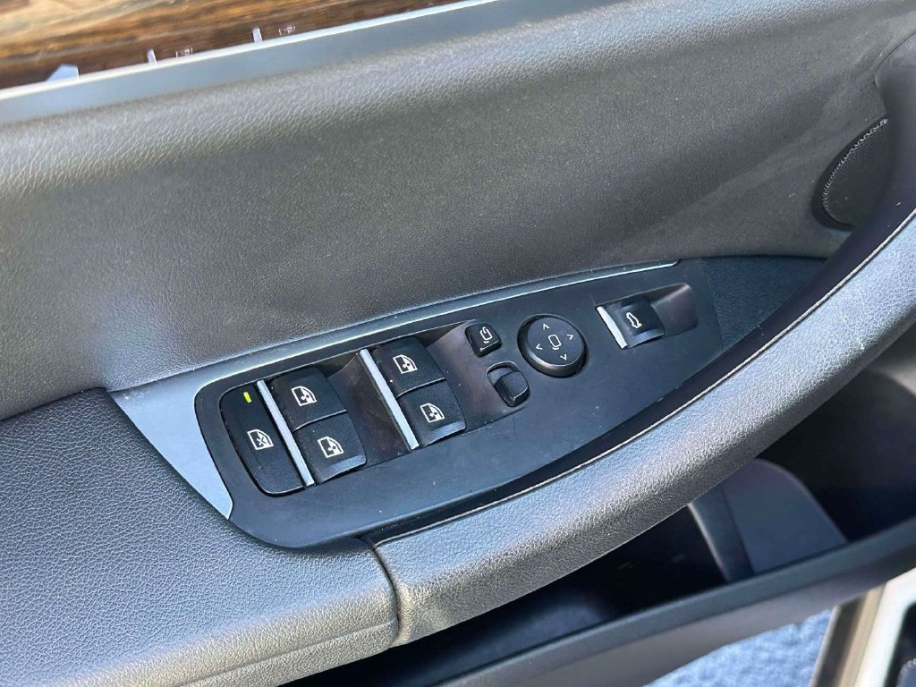 Used 2019 BMW X3 xDrive30i w/ Driving Assistance Package AWD/4WD image 17