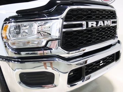 Used 2024 RAM 2500 Tradesman w/ Chrome Appearance Group AWD/4WD image 27