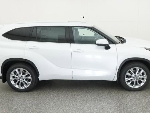 New 2026 Toyota Highlander Limited AWD/4WD image 11