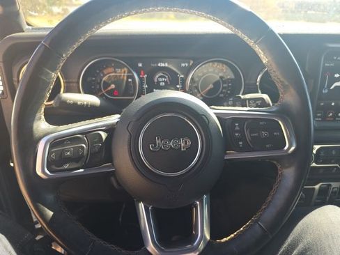 Used 2021 Jeep Wrangler Unlimited Sahara AWD/4WD image 15
