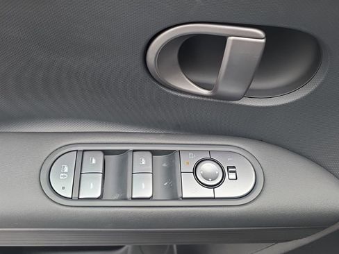 Used 2025 Hyundai Ioniq 5 SE image 14
