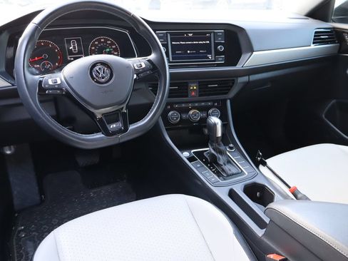 Used 2020 Volkswagen Jetta R-Line FWD image 5