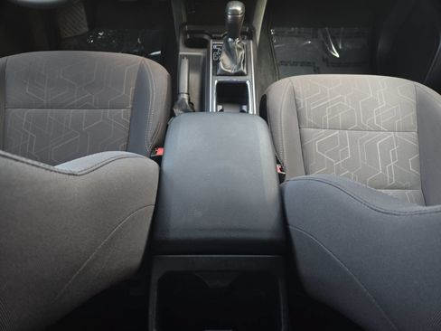 Used 2019 Toyota Tacoma TRD Off-Road w/ Technology Package AWD/4WD image 14