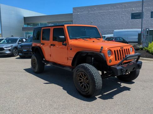 Used 2013 Jeep Wrangler Unlimited Sport AWD/4WD image 2