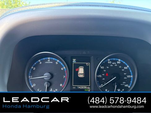 Used 2017 Toyota RAV4 XLE AWD/4WD image 3
