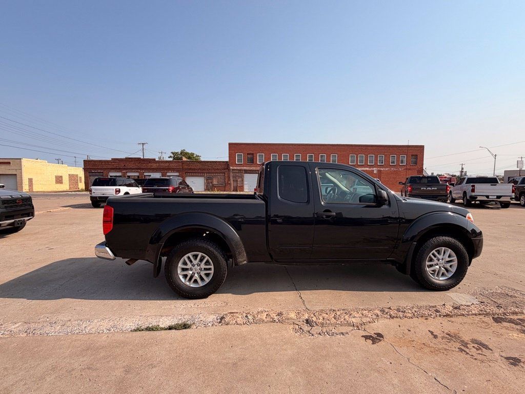 Used 2018 Nissan Frontier SV AWD/4WD image 8