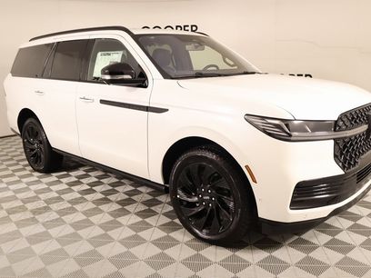 New 2025 Lincoln Navigator Reserve w/ Jet Appearance Package