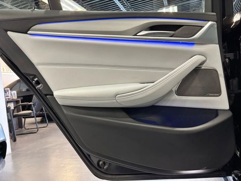 Used 2023 BMW M5 image 46