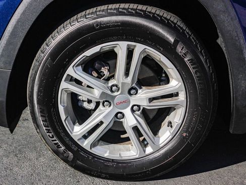 Used 2023 GMC Terrain SLE image 11