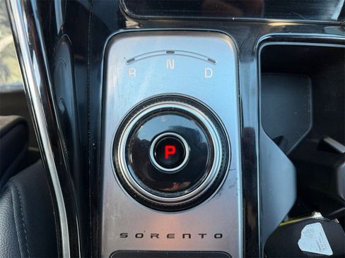 Used 2023 Kia Sorento SX Prestige image 23