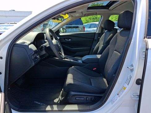 Used 2024 Honda Accord EX image 13