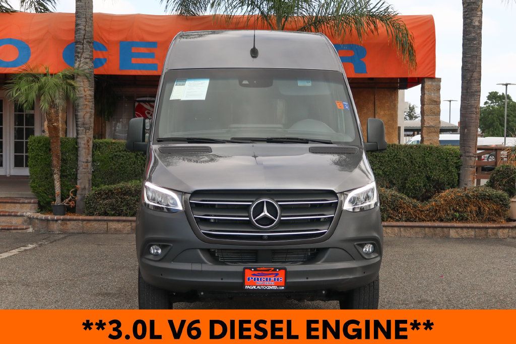 Used 2021 Mercedes-Benz Sprinter 2500 image 3