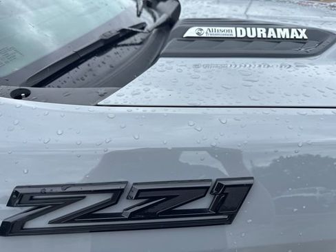 Used 2024 Chevrolet Silverado 3500 LTZ w/ LTZ Plus Package AWD/4WD image 11