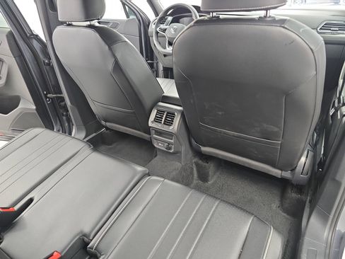 Used 2024 Volkswagen Tiguan SE R-Line image 11