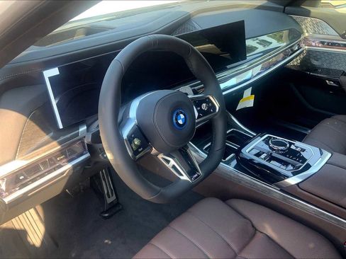 New 2026 BMW 750e xDrive w/ Executive Package image 9