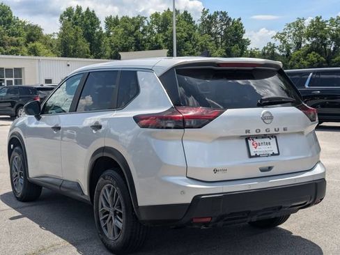 Used 2024 Nissan Rogue S FWD image 4