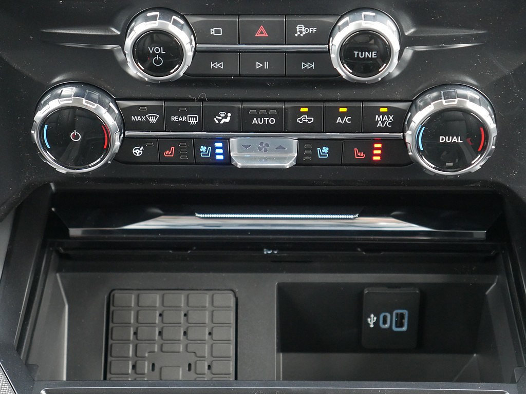 New 2026 Ford F350 Lariat w/ Black Appearance Package AWD/4WD image 23