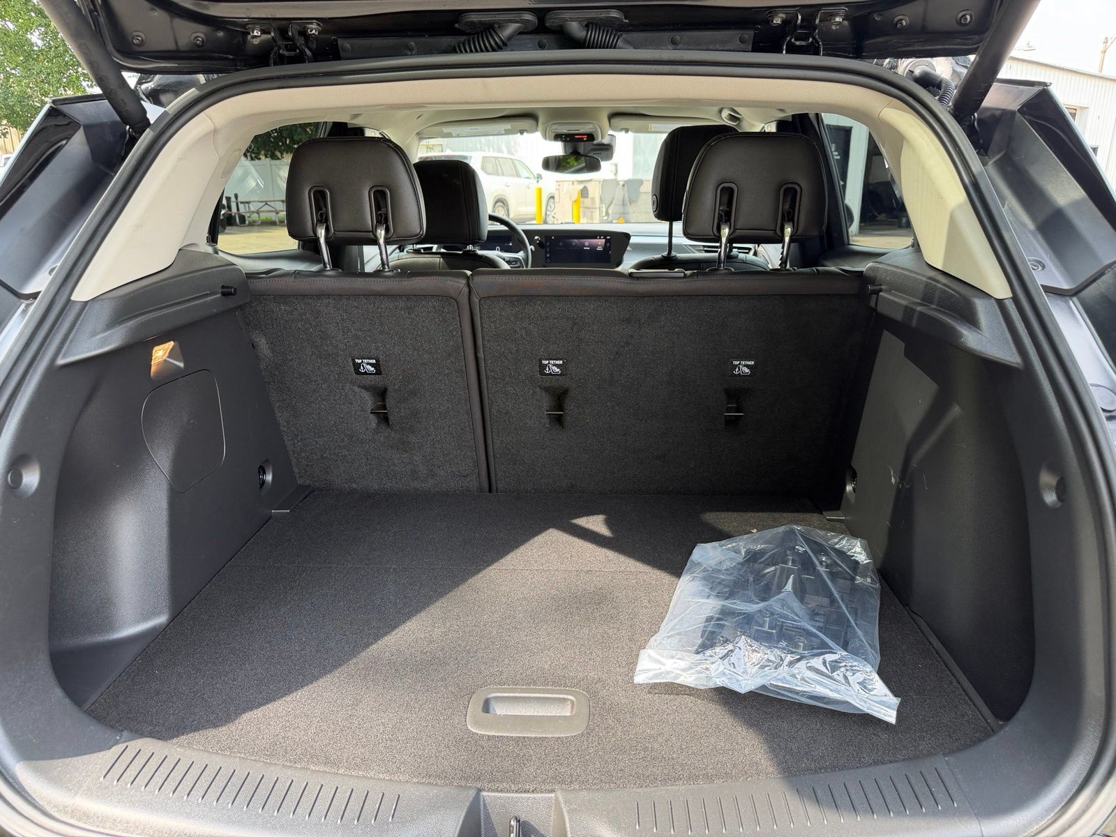 Used 2024 Buick Encore GX Sport Touring w/ Comfort Package FWD image 33