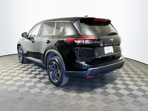 Used 2025 Nissan Rogue SV image 6