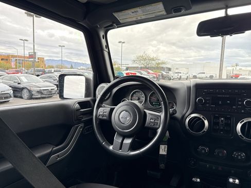 Used 2014 Jeep Wrangler Unlimited Rubicon w/ Connectivity Group image 18