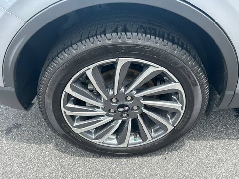 Used 2023 Lincoln Corsair Reserve w/ Equipment Group 201A FWD image 17
