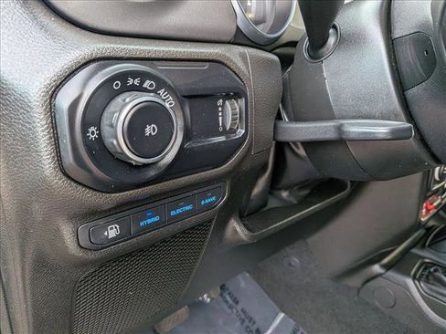 Used 2023 Jeep Wrangler Rubicon w/ Cold Weather Group image 16