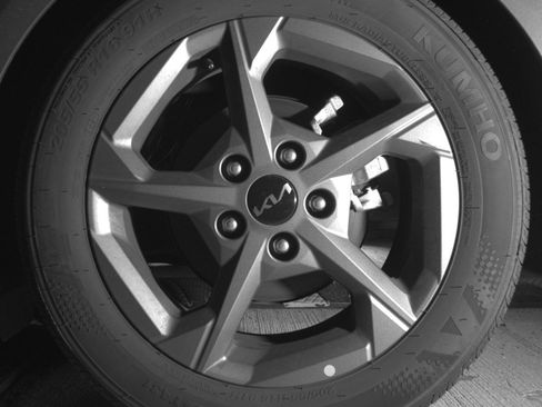 Used 2025 Kia K4 LXS image 14