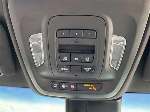 Used 2022 Cadillac CT5 V w/ Premium Package image 18