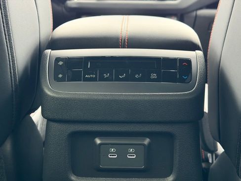 New 2026 Nissan Pathfinder SV image 17