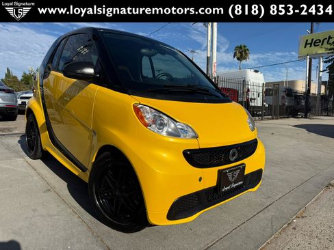 Used 2013 smart fortwo passion RWD image 1