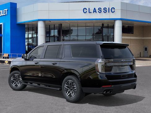 New 2026 Chevrolet Suburban Z71 w/ Comfort Package image 3