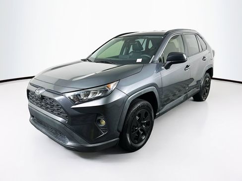 Used 2019 Toyota RAV4 LE FWD image 3