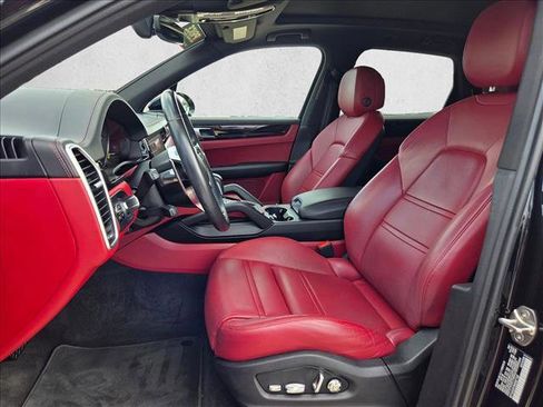 Used 2021 Porsche Cayenne image 17