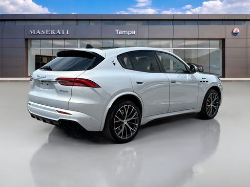 Used 2023 Maserati Grecale Modena AWD/4WD image 3