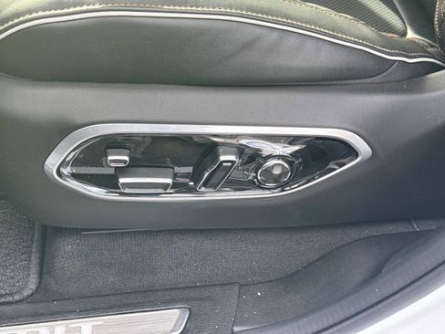 New 2025 Jeep Grand Cherokee Summit w/ Obsidian Package image 19