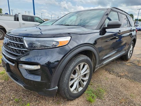 Used 2023 Ford Explorer XLT w/ Equipment Group 202A AWD/4WD image 1
